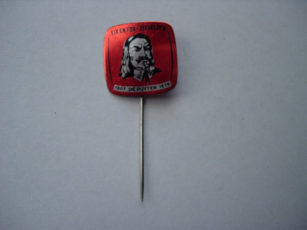 Speldje van FIX en Fox Zeehelden De Ruyter 1607-1675 Rood, Verzamelen, Verzenden, Zo goed als nieuw, Merk, Speldje of Pin