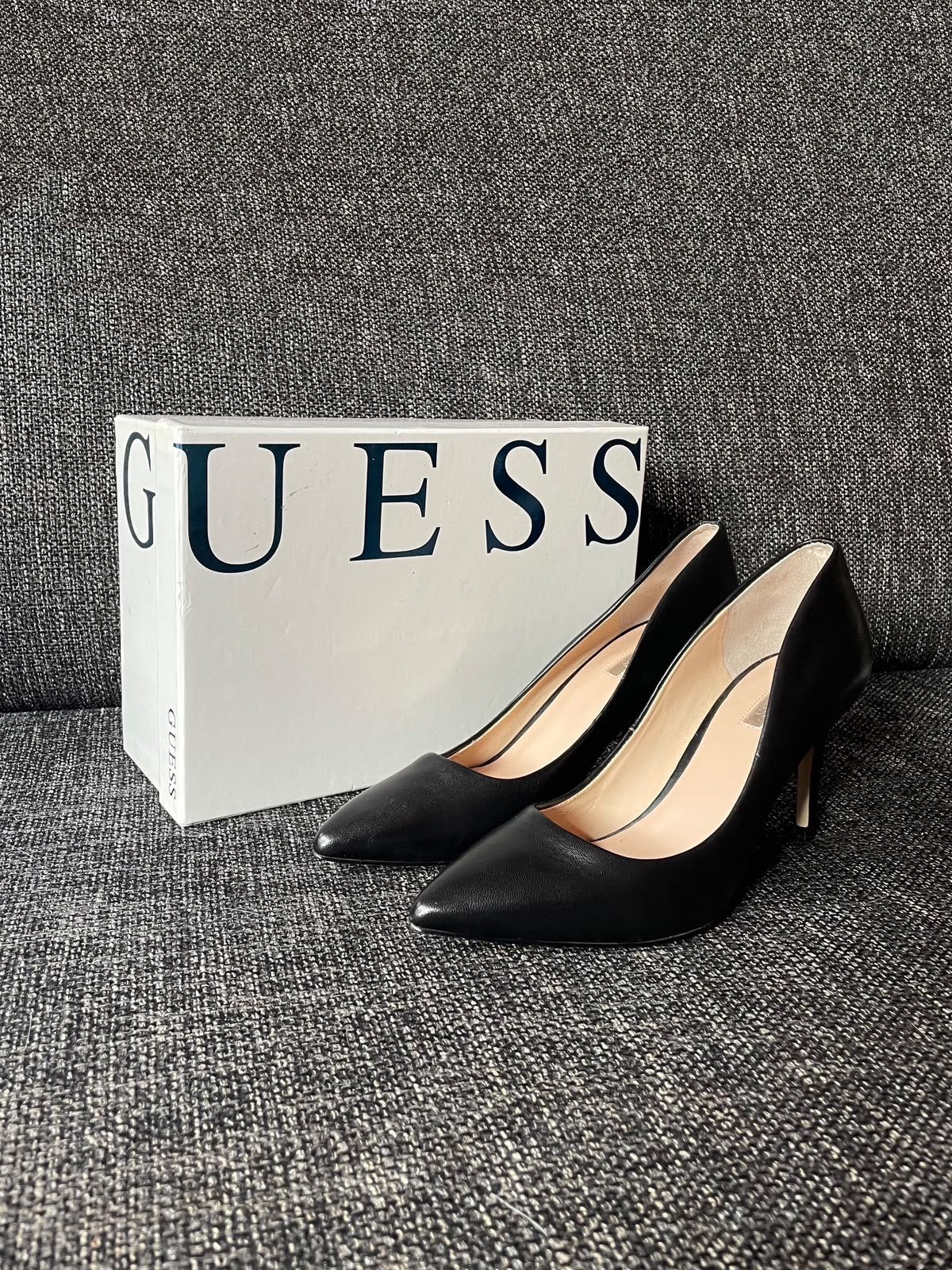 Zwarte Guess pumps, Ophalen of Verzenden, Gedragen, Zwart