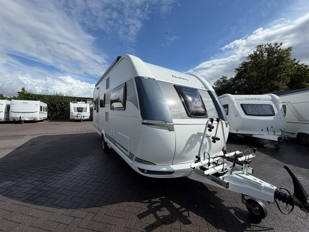 Hobby De Luxe 540 KMFE, Schokbreker, Bedrijf, Treinzit, Tot en met 6