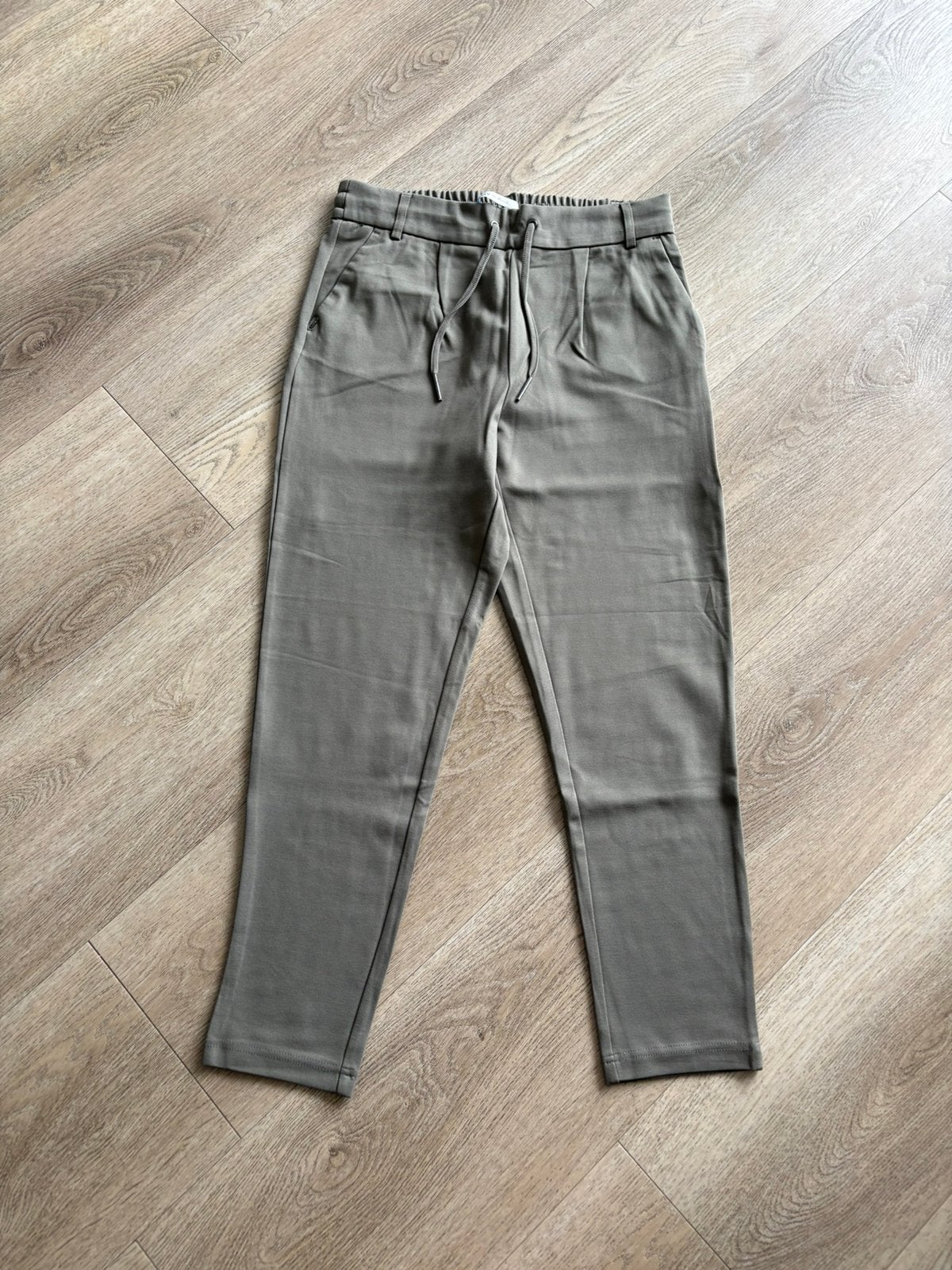 Nieuw, broek van only, maat m, lengte 32, Maat 38/40 (M), Nieuw, Ophalen of Verzenden, Lang