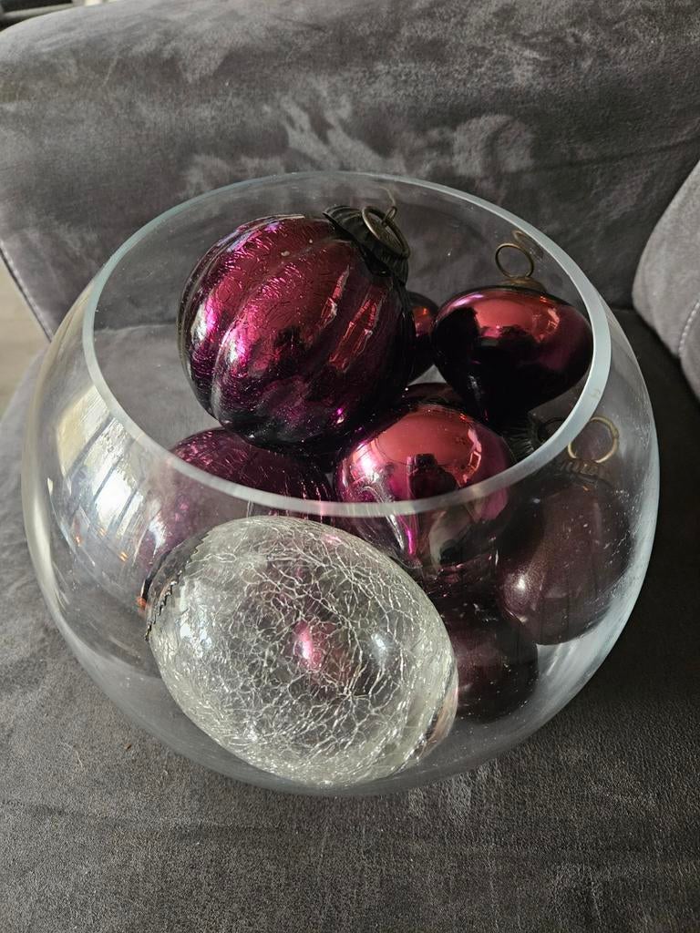 Mooi aantal glazen heksenballen met grote glazen kom., Ophalen