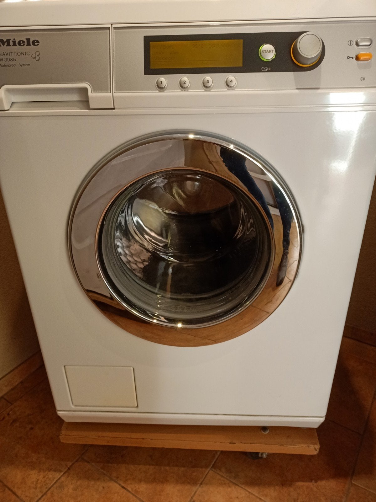Miele wasmachine W3985wps, Ophalen, 6 tot 8 kg, Gebruikt, Energieklasse A of zuiniger