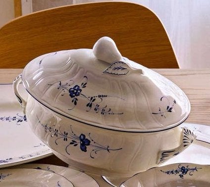 Vieux Luxemburg ronde Groenteschaal/Terrine met Deksel, Klassiek, Villeroy & Boch, Ophalen of Verzenden, Porselein