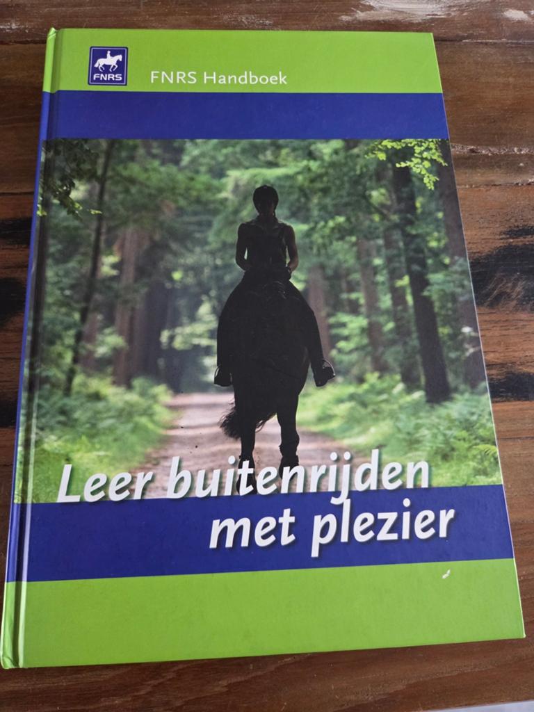Leer buitenrijden met plezier FNRS Handboek, Boeken, Ophalen of Verzenden, Alpha
