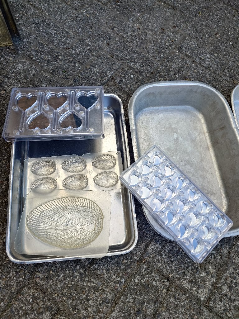 Verscheidene chocolade mallen en bakken, Ophalen, Overige typen, Kunststof, Zilver