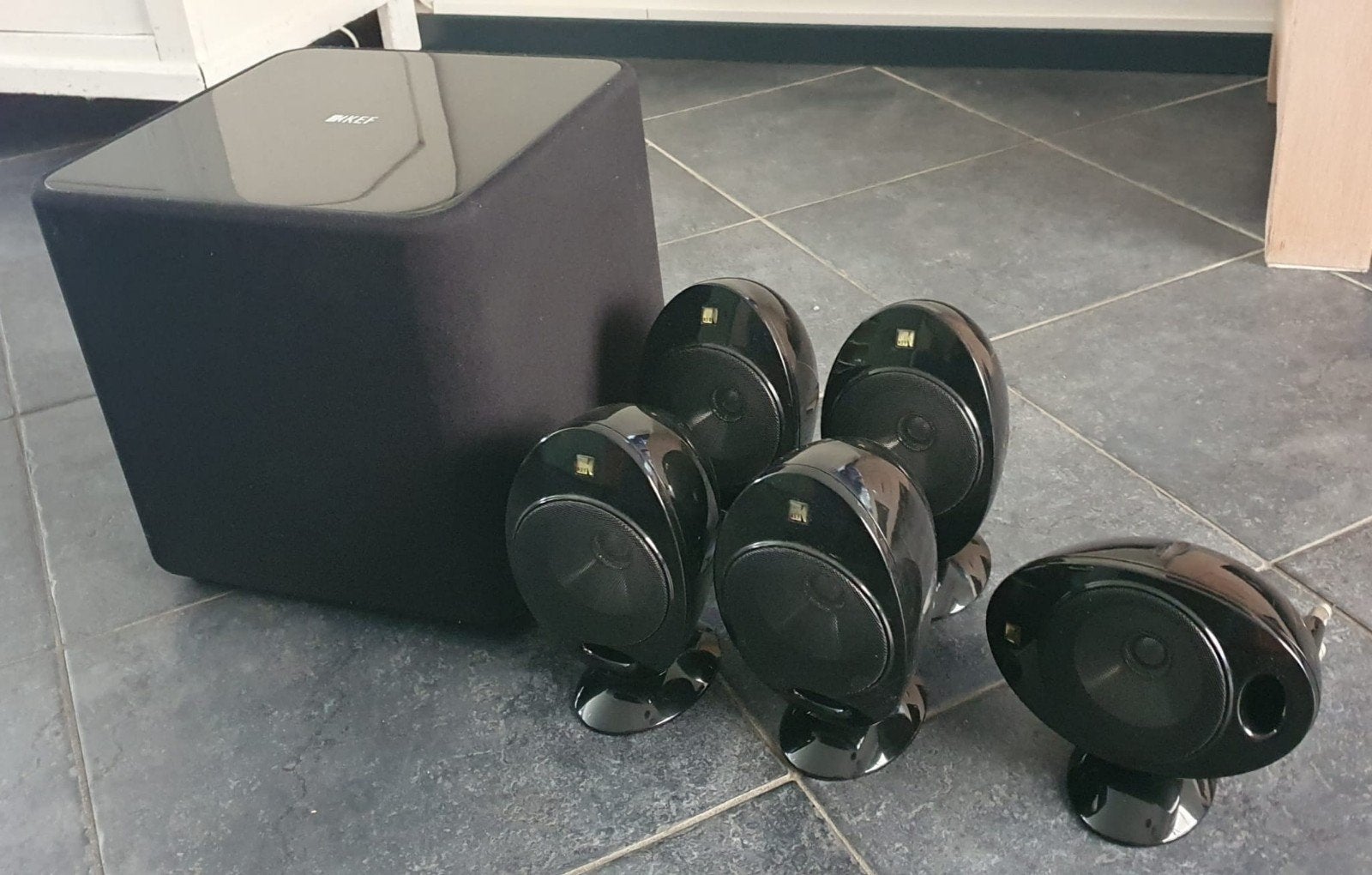 KEF KHT 2005.2 Home Cinema Systeem met Kube-2 Subwoofer, Overige merken, 70 watt of meer, Ophalen of Verzenden, Zo goed als nieuw
