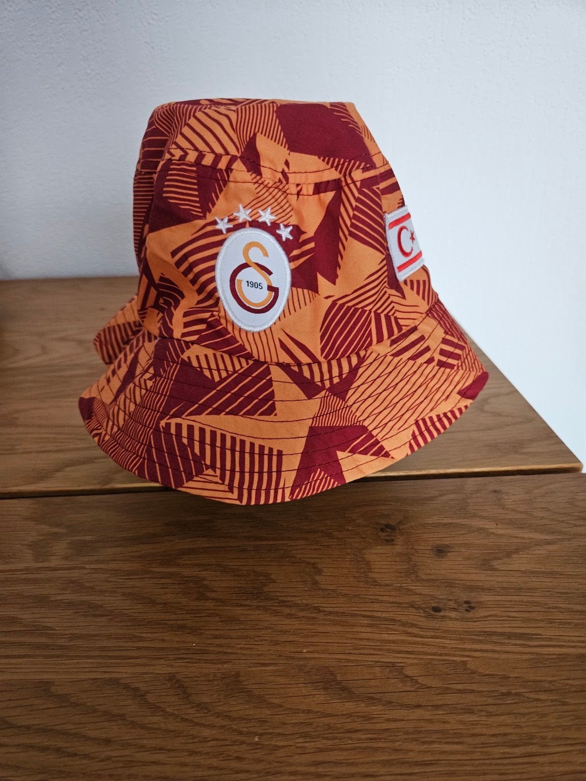 Galatasaray Bucket Hat met KKTC vlag en CL logo, Hoed, Galatasaray, Zo goed als nieuw, One size fits all
