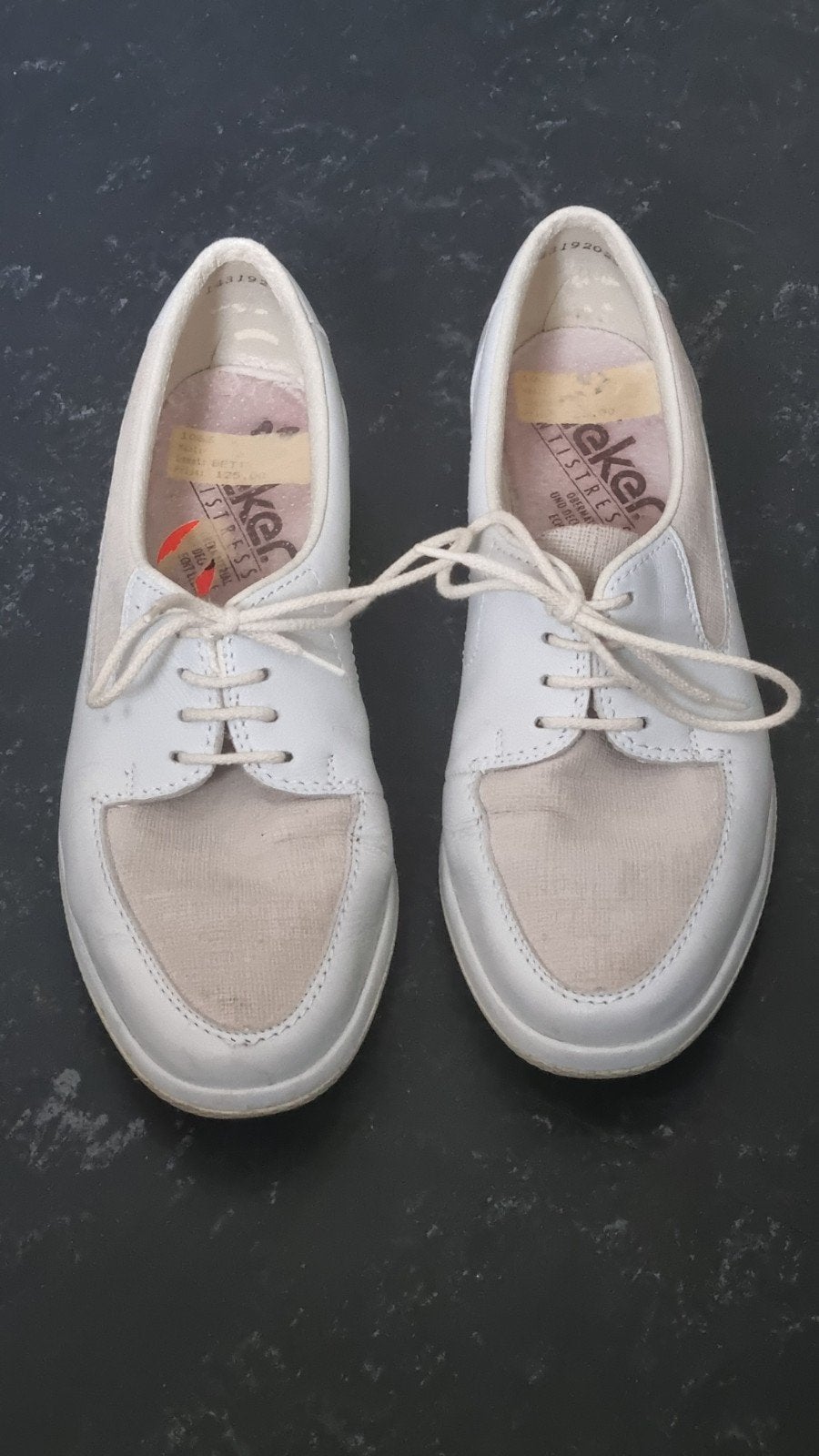 Rieker Antistress schoenen - Maat 39 - Zo goed als nieuw, Schoenen met lage hakken, Wit, Ophalen of Verzenden, Zo goed als nieuw