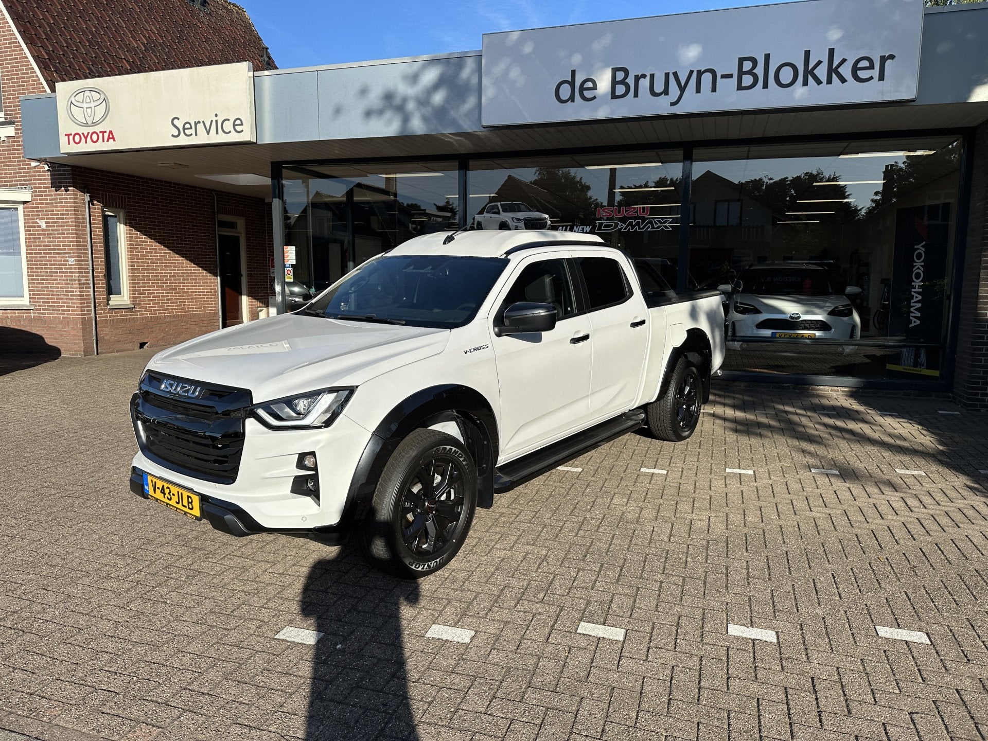 Isuzu D-max 1.9 Double Cab verlengd 5-persoons V-Cross Autom, Auto's, 12 maanden, Gebruikt, 4 cilinders, Wit