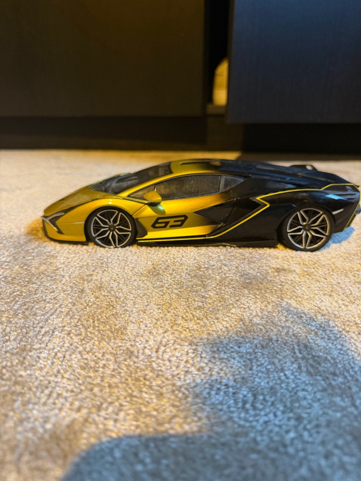 Lamborghini Sián FKP 37 modelauto - Geel/Zwart, Overige merken, Gebruikt, Auto, 1:32 tot 1:50