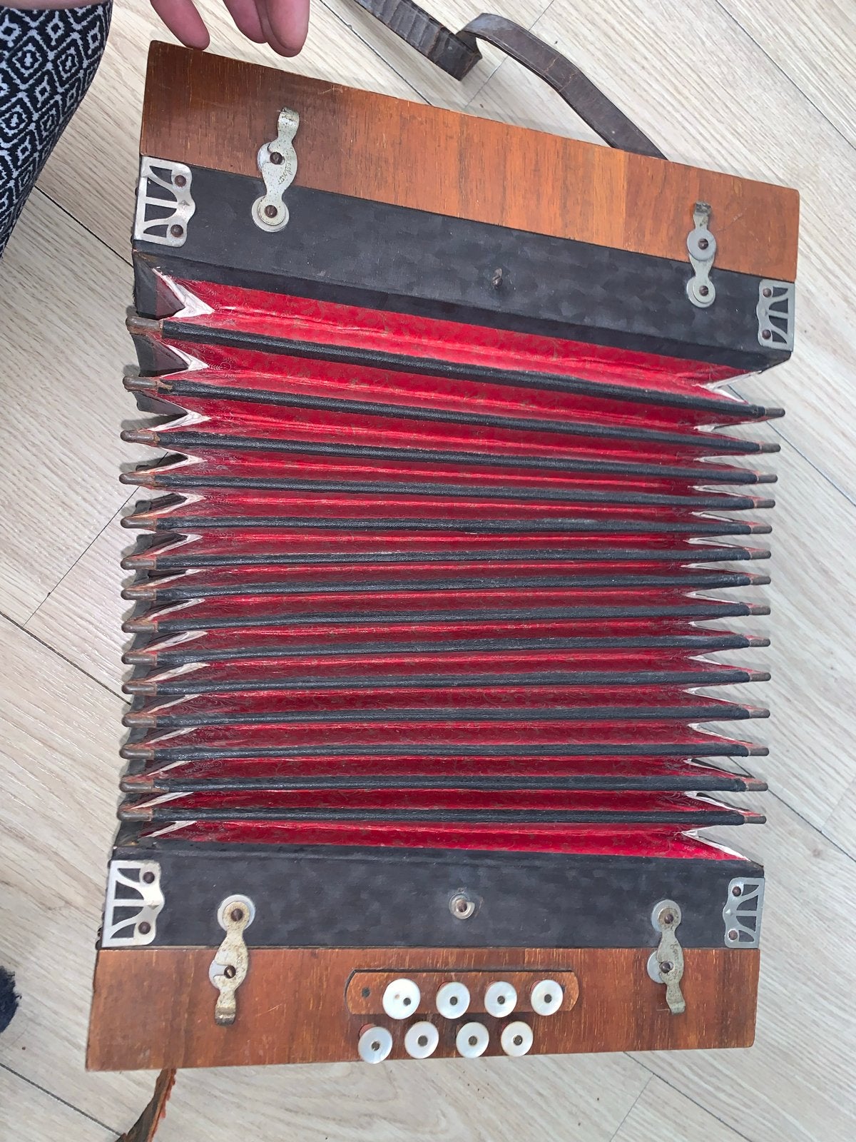 Antieke Accordeon - Houten Accordeon met Parelmoer Knoppen, Overige merken, Gebruikt, Met riemen, Overige formaten