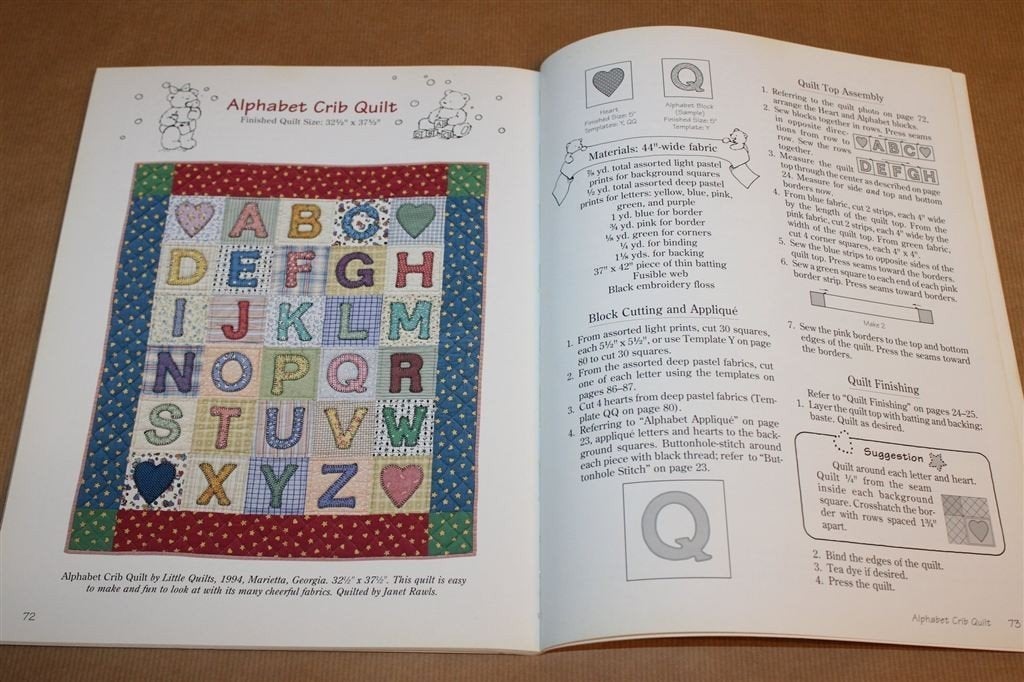 Celebrate! With Little Quilts — 15 Nieuwe Quiltontwerpen, Ophalen of Verzenden, Gelezen, Borduren en Naaien