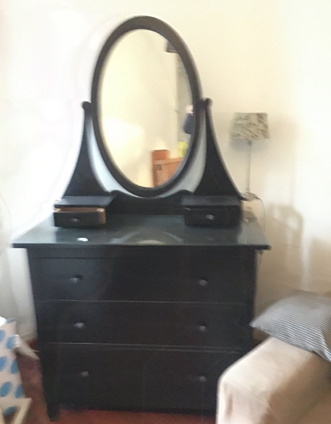 IKEA Houten Ladenkast Zwart met Spiegel (niet meer leverbaar, Gebruikt, 100 tot 150 cm, 3 of 4 laden, 25 tot 50 cm