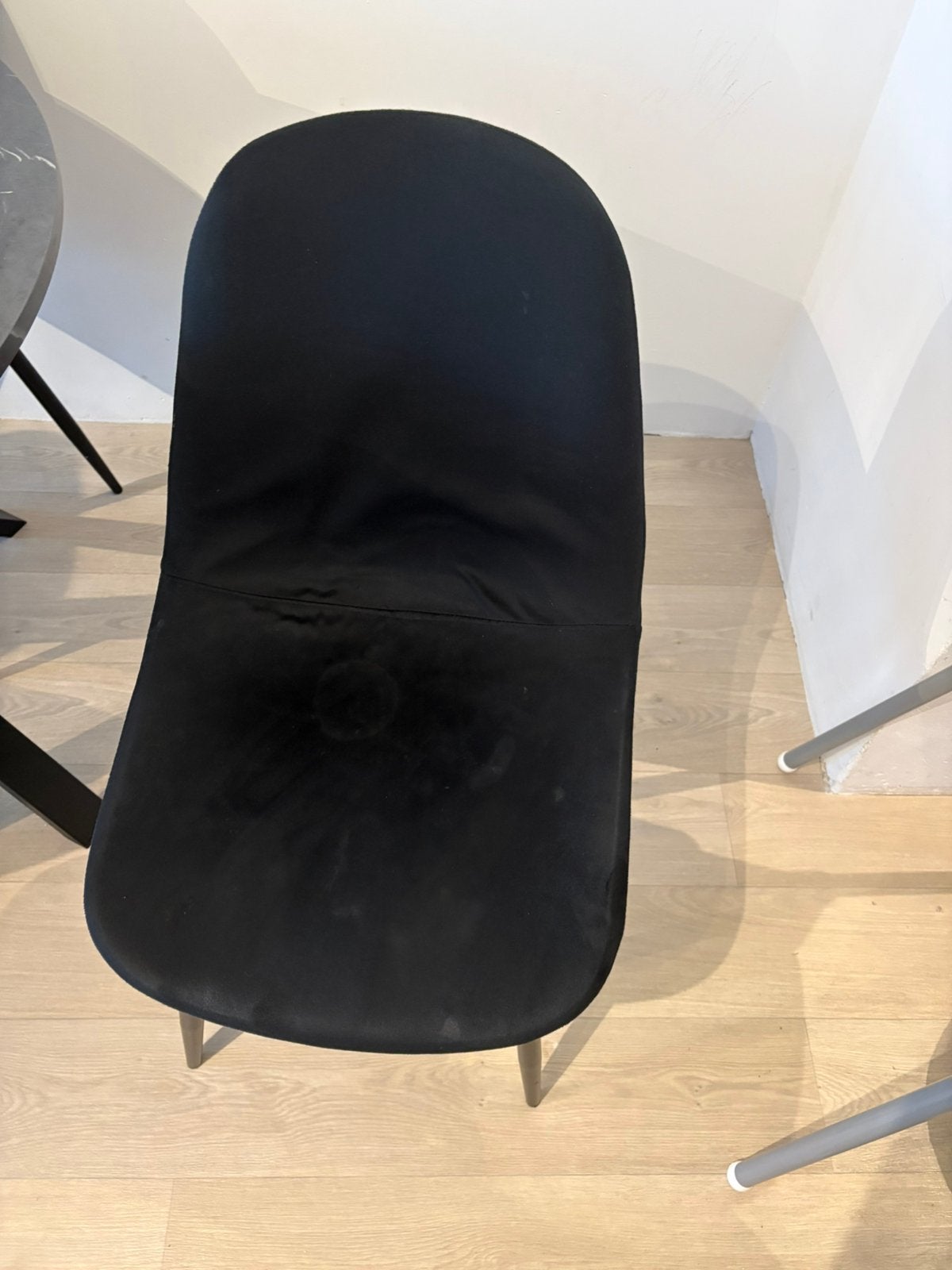 Xenos velvet eetkamerstoel 4 stoelen GRATIS!, Ophalen, Zo goed als nieuw, Vier