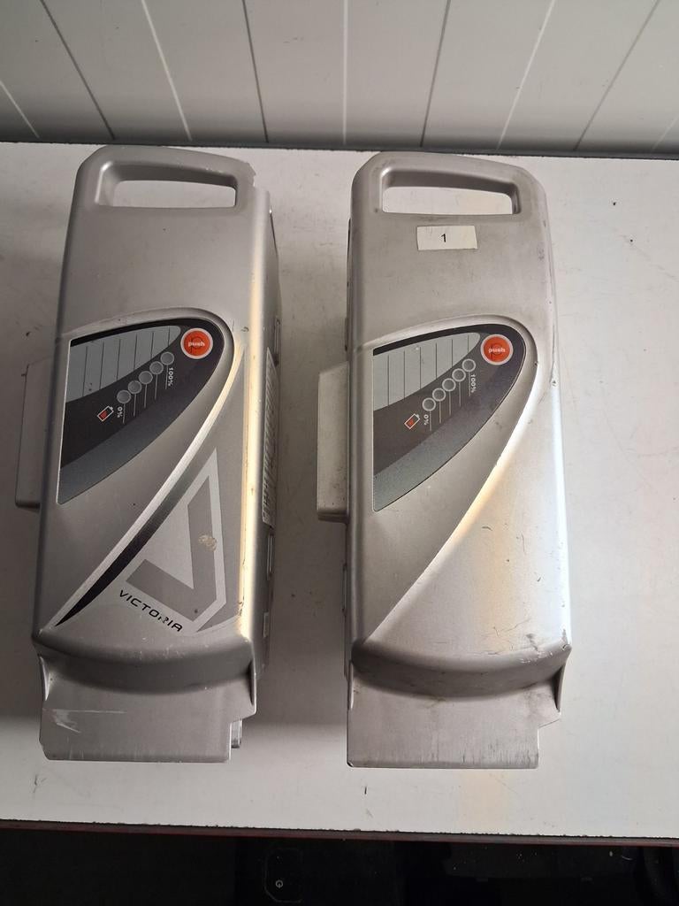 2 stuks defecte fiets accu's  Derby cycle   NKY306B2, Ophalen of Verzenden, Www.Derby cycle .nl, Pyter jurjensstrjitte stiens
