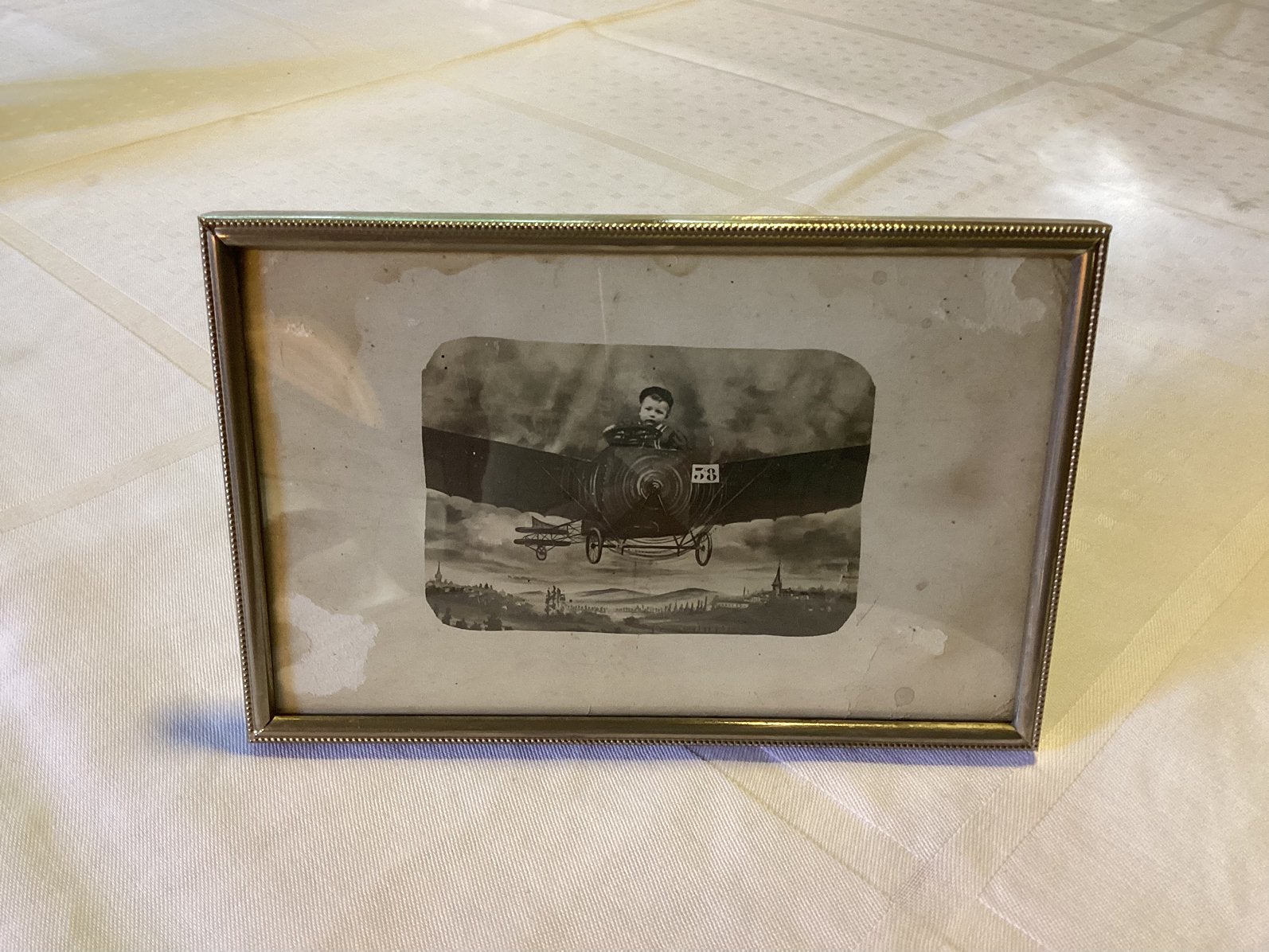 Antieke Fotolijst.Bol Glas.Metalen Lijst met Oude Postkaart., Antiek en Kunst, Ophalen of Verzenden