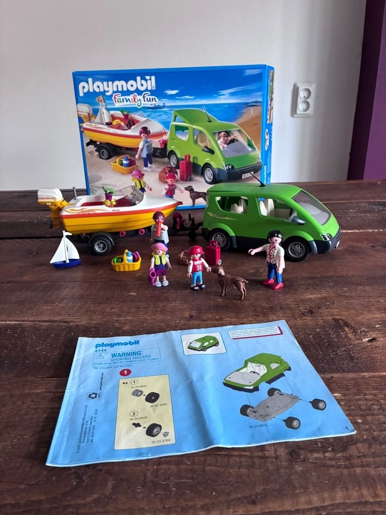 Playmobil Family Fun Camper met boot en figuren, Complete set, Voertuig, Zo goed als nieuw, Family fun