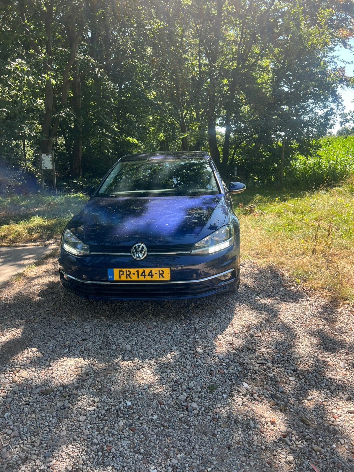 Volkswagen Golf 1.0 TSI 110pk 5D 2017 Blauw, Auto's, Blauw, Origineel Nederlands, Handgeschakeld, 3 cilinders