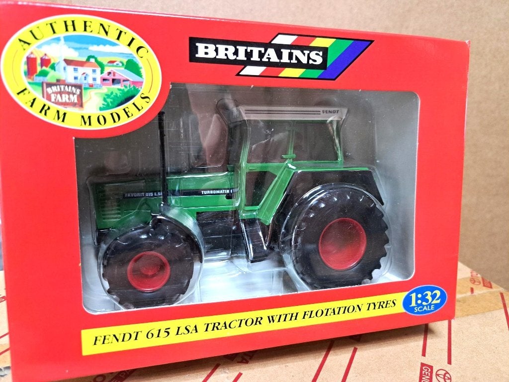 Britains 9443 Fendt Favorit 615 LSA 1:32 Tractor in doos, Ophalen of Verzenden, Nieuw, Tractor of Landbouw, Britains