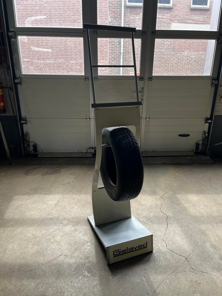 Banden display rek, Ophalen, Gebruikt, Reclamebord