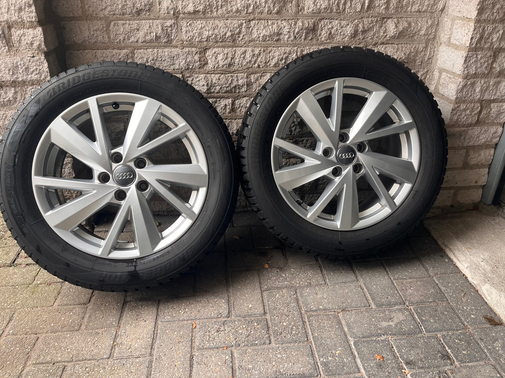 Originele set Audi Q2 velgen met winterbanden, Auto-onderdelen, Ophalen, Banden en Velgen, 17 inch, Winterbanden