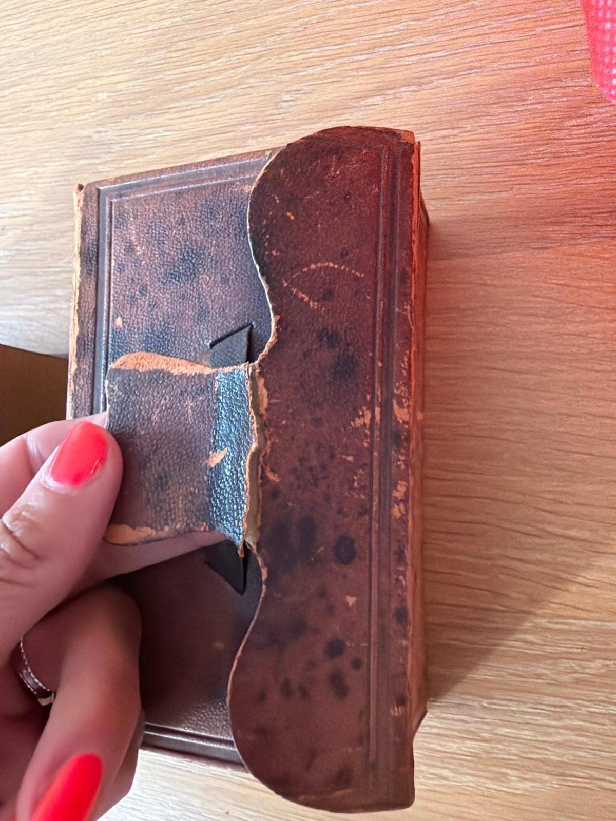 Antiek Nieuw Testament 1876 met gouden snede en slot, Antiek en Kunst, Antiek | Boeken en Bijbels, Ophalen of Verzenden