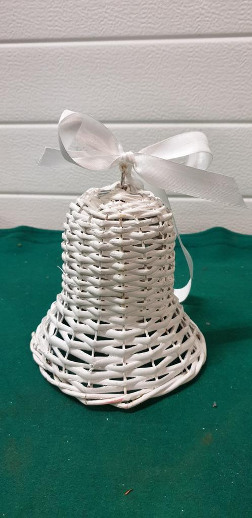 -	Kerstklok wit riet, Diversen, Kerst, Ophalen of Verzenden, 'T Olde Gre-j, Info@toldegrej.nl, Endepoelstraat 20f Didam