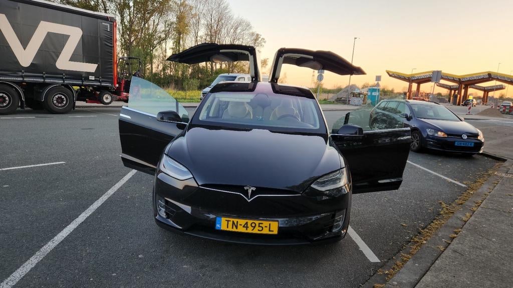 Tesla Model X 100D Long range 6p full Optie with HW3 and CCS, Auto's, Tesla, Automaat, Model X, 2433 kg, 137 €/maand