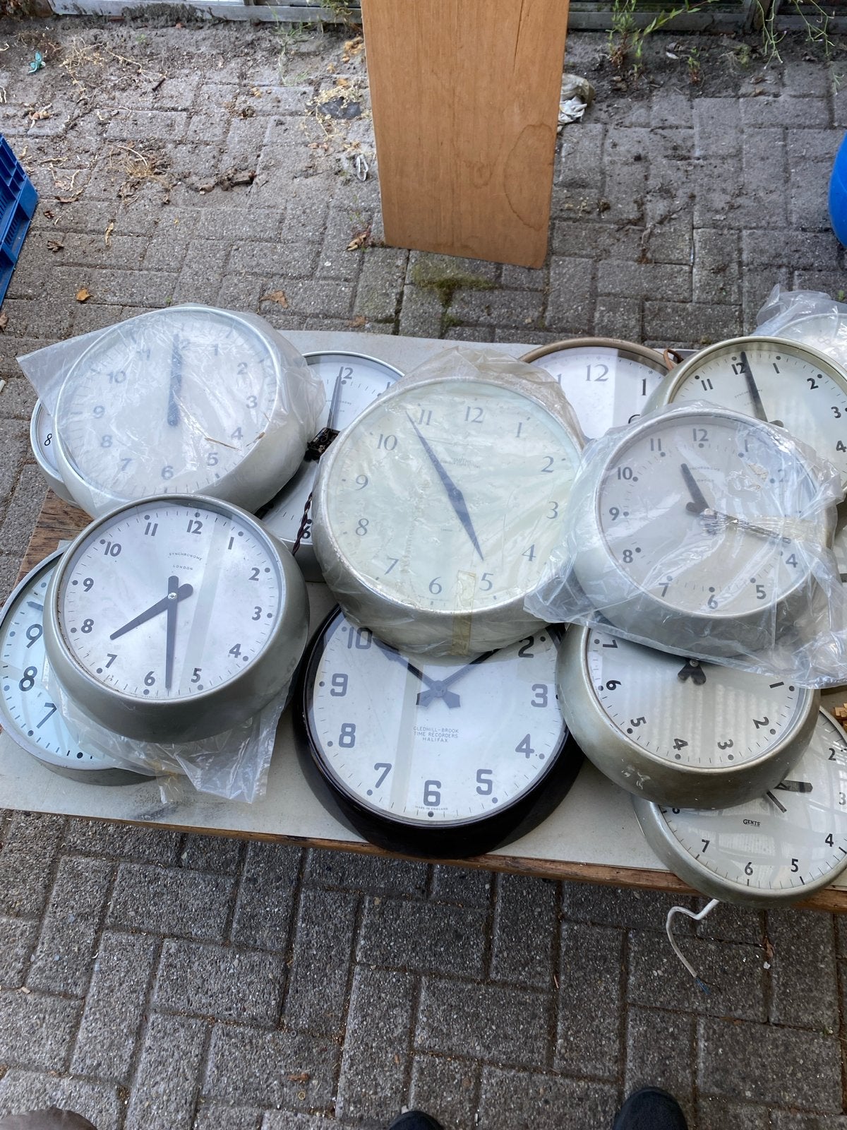 Negen vintage elektrische klokken - diverse merken, Ophalen