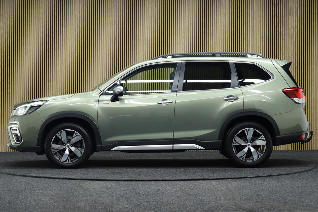 Subaru Forester 2.0i e-BOXER First Edition AWD | Panoramadak, 12 maanden, 15 km/l, 4 cilinders, Leder