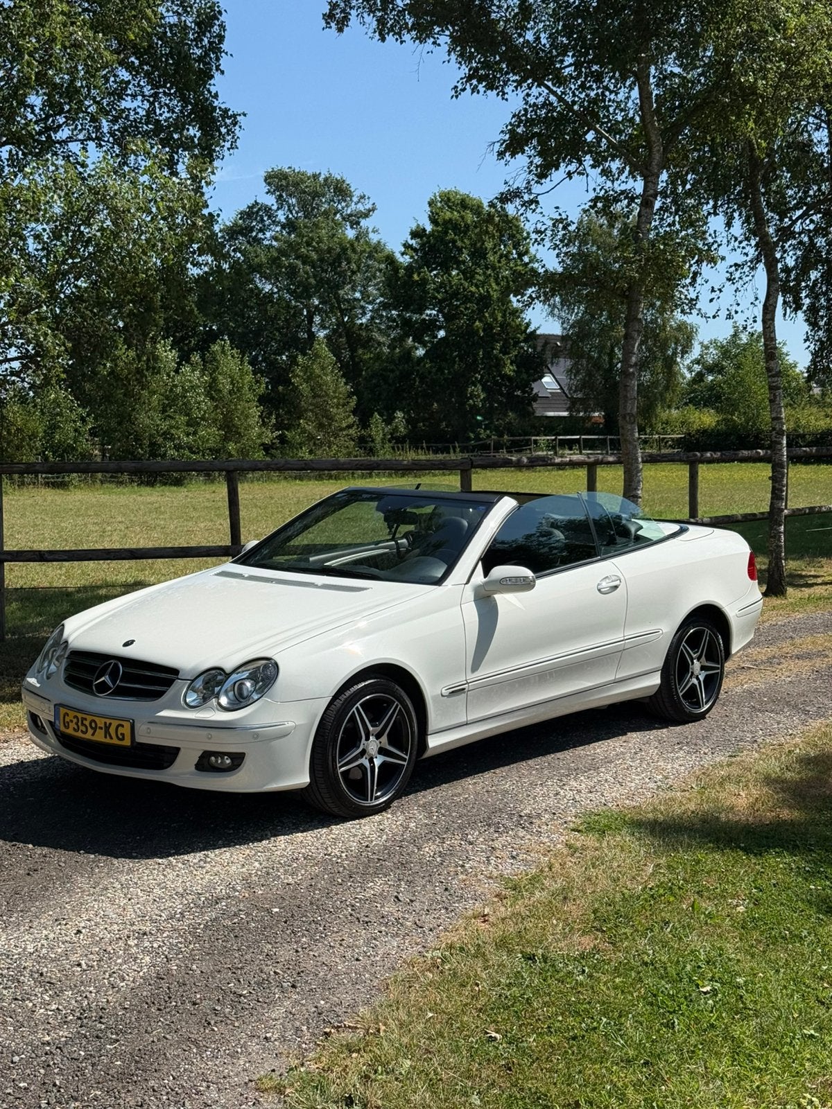 Mercedes CLK 200 Kompressor Dealer OH/Avantgarde/Facelift/, Auto's, Achterwielaandrijving, Zwart, Cabriolet, 4 stoelen