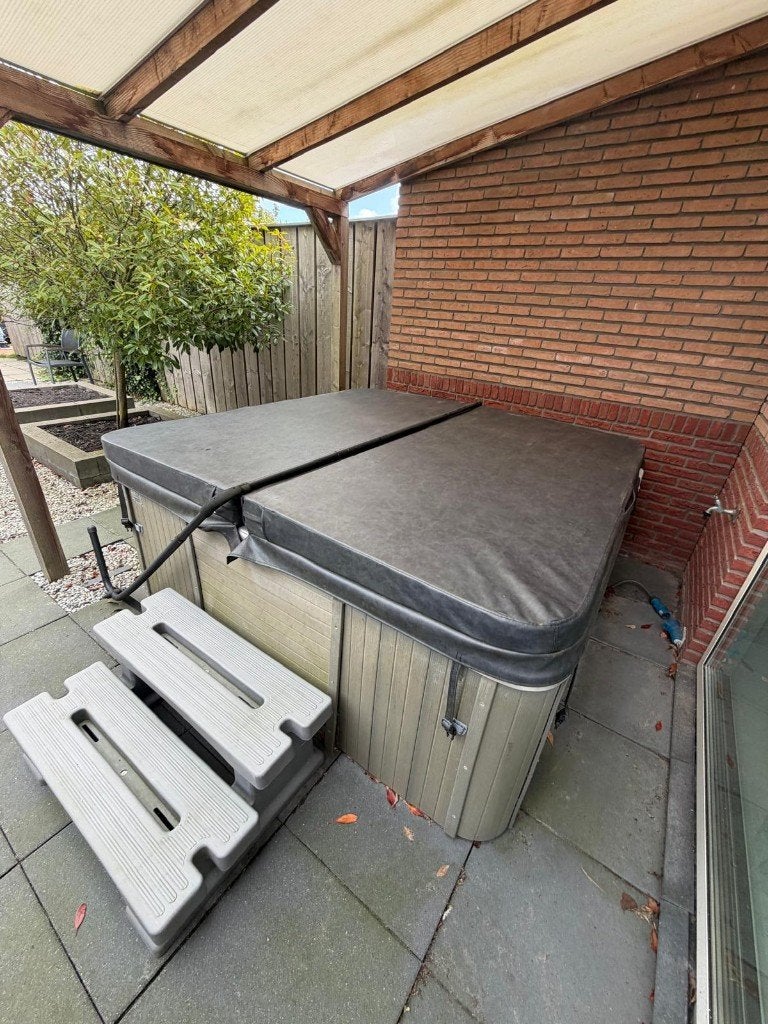 Sunspa jacuzzi, Tuin en Terras, Ophalen, Gebruikt, Trap, Vast