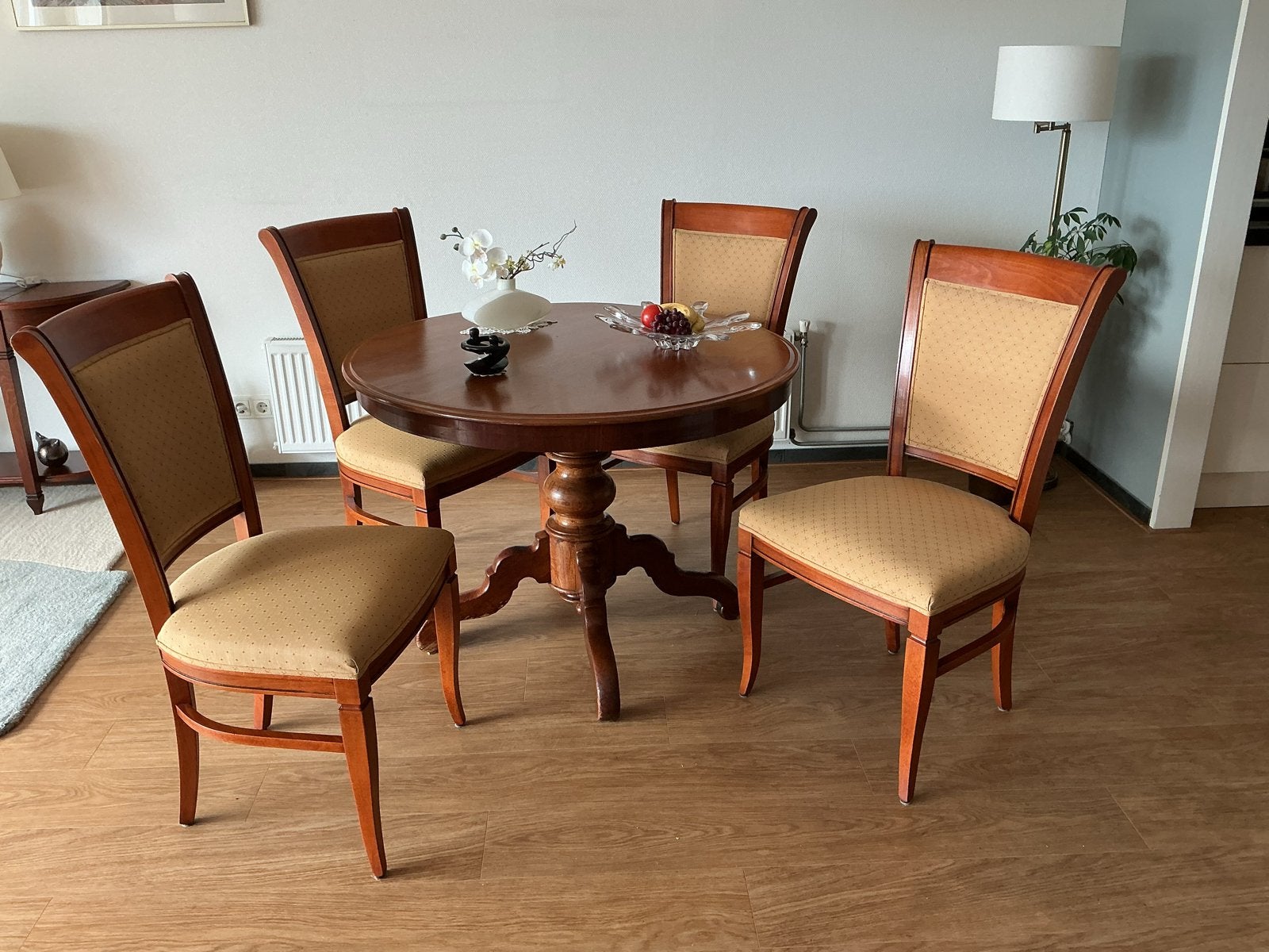 4 AMBACHTELIJKE eetkamerstoelen KERSENHOUT - Novio Forum, Ophalen, Hout, Overige kleuren, Klassiek