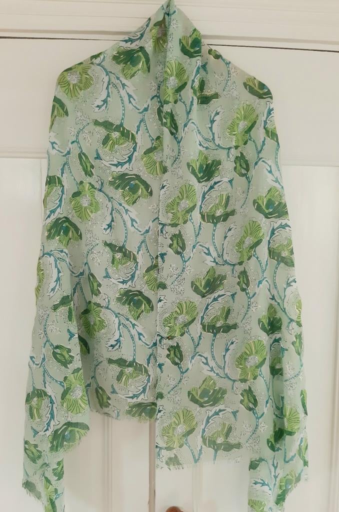 Nieuwe sjaal groen met mooi dessin viscose/ katoen, Kleding | Dames, Mutsen, Sjaals en Handschoenen, Ophalen of Verzenden, Nieuw