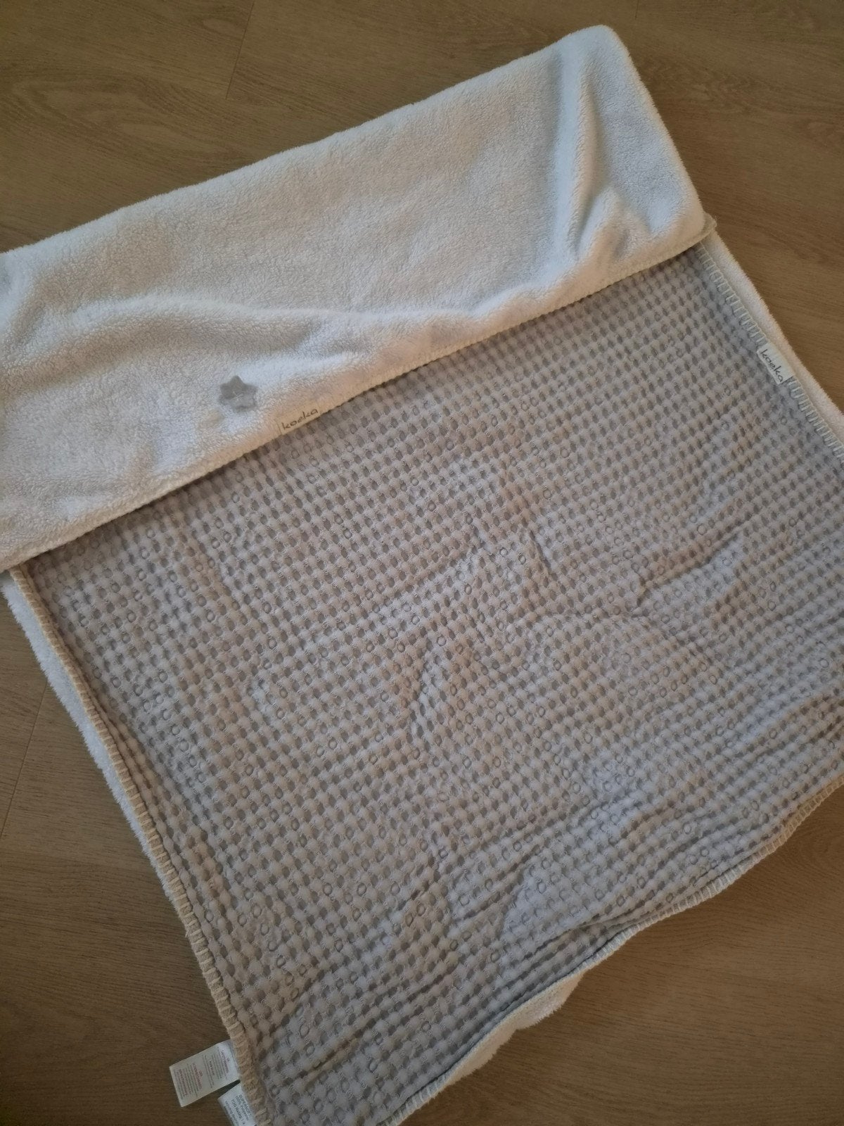 Koeka wiegdeken wafelstof en teddy - grijs/wit, Ophalen of Verzenden, Zo goed als nieuw, Grijs, Koeka