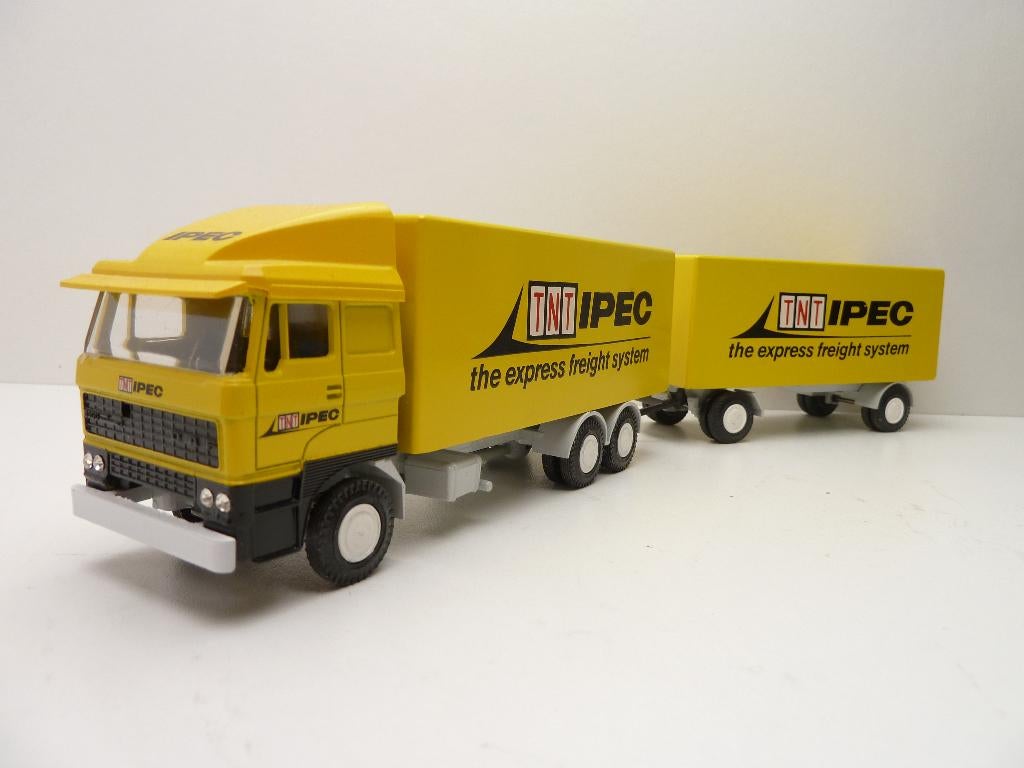 DAF 2800 combi  ''  Ipec Freight Express  '' Lion Car, Hobby en Vrije tijd, Modelauto's | 1:50, Gebruikt, Bus of Vrachtwagen, Lion Toys