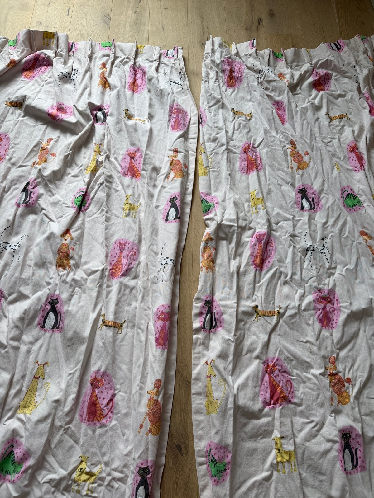 Curtains for a Girl’s Bedroom, Gebruikt, Wit, Ophalen of Verzenden, Lichtdoorlatend
