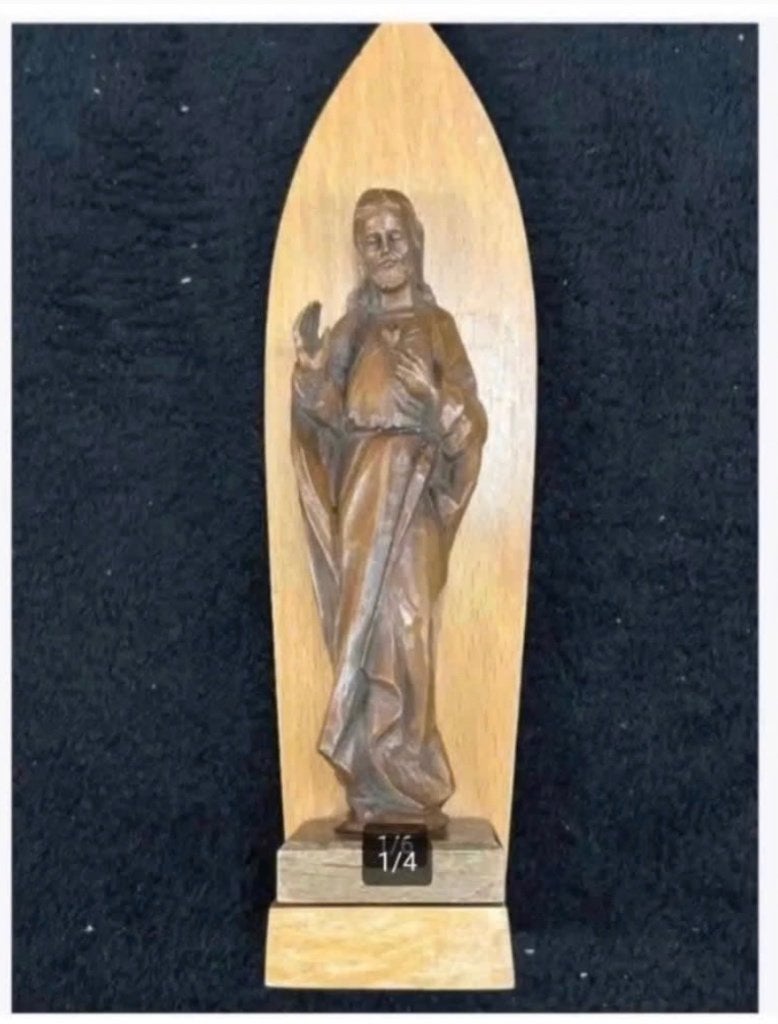 Brocante religieus beeld 18 cm op houten console 28 cm, Antiek en Kunst, Ophalen of Verzenden