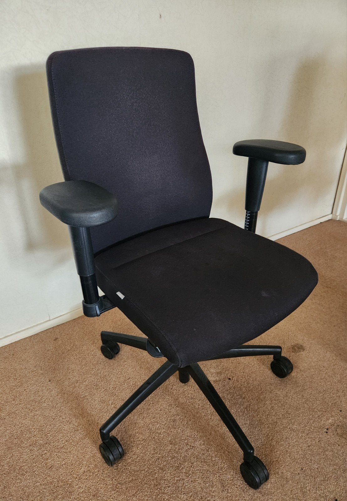 Interstuhl ergonomische bureaustoel, Ophalen, Zwart