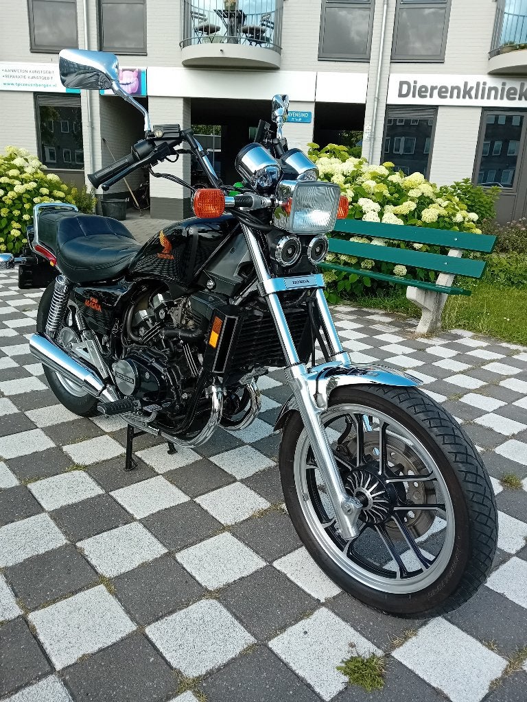 Honda VF 500 C  Magna   Klassieker, Motoren, Honda, 4 cilinders, Meer dan 35 kW, Info@psmotoren.nl