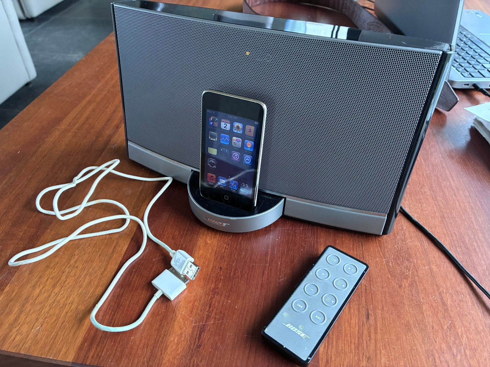 Bose SoundDock sound dock iPod touch 2nd gen 8GB, Ophalen of Verzenden, Gebruikt, Dock of Kabel, Touch