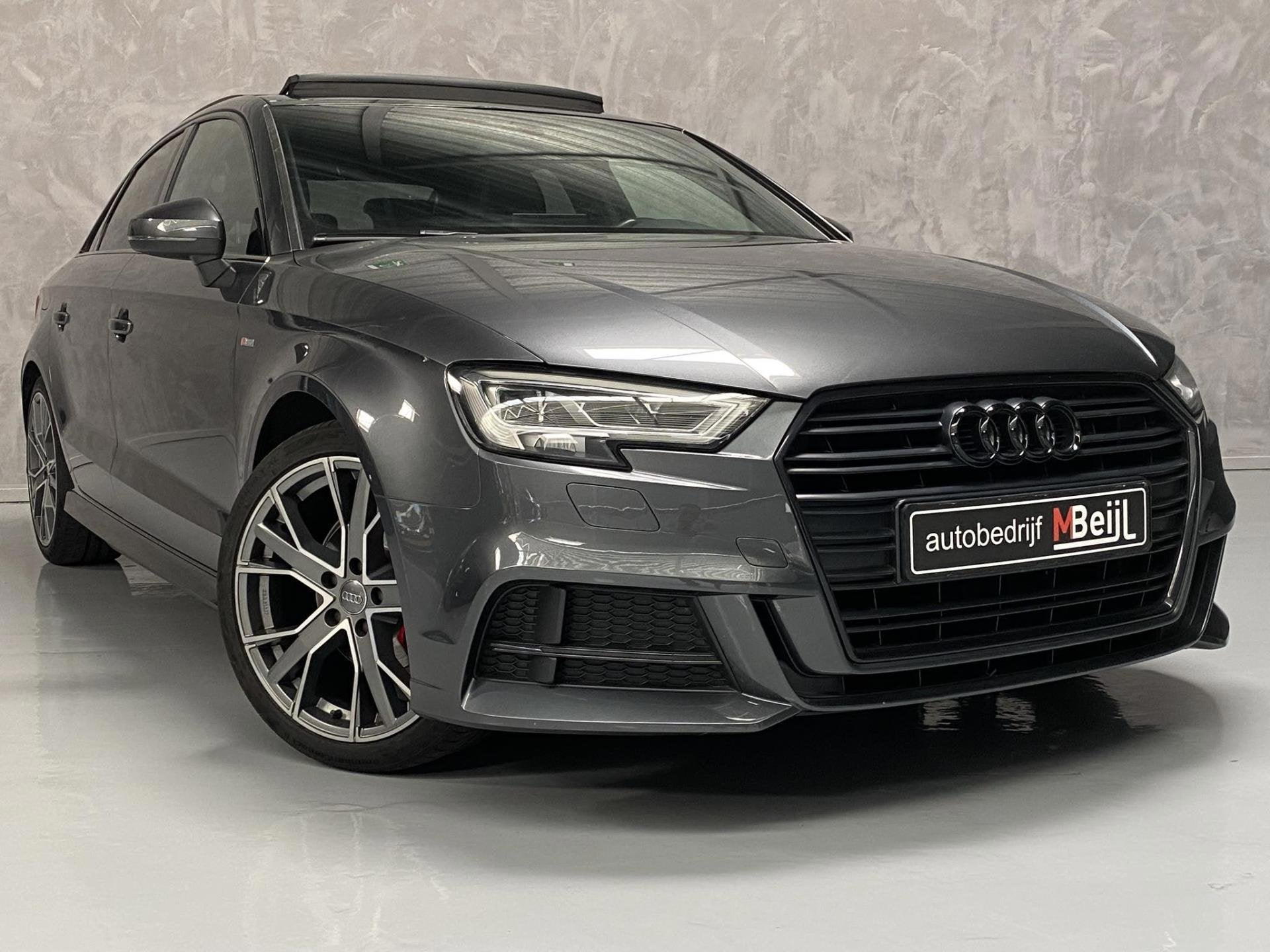 Audi A3 Limousine 1.5 TFSI CoD Sport S Line Edition / 3 x S-, Auto's, 4 cilinders, 150 pk, Leder en Stof, Origineel Nederlands