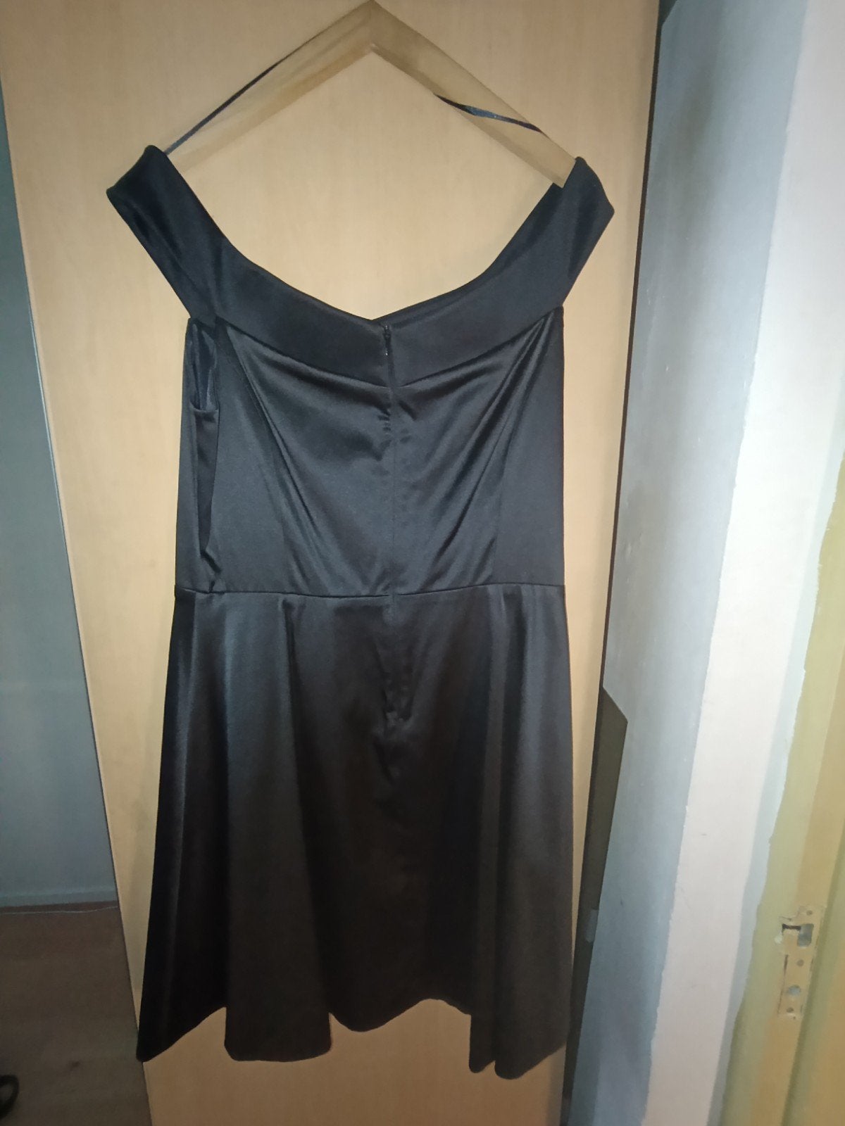 Zwarte off-shoulder jurk en roze bolero set, Maat 38/40 (M), Ophalen of Verzenden, Zo goed als nieuw, Roze