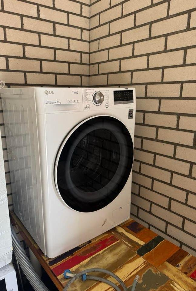 LG Inverter Direct Drive 8kg ThinQ Wasmachine, Witgoed en Apparatuur, Wasmachines, Gebruikt, Voorlader, 8 tot 10 kg, 85 tot 90 cm