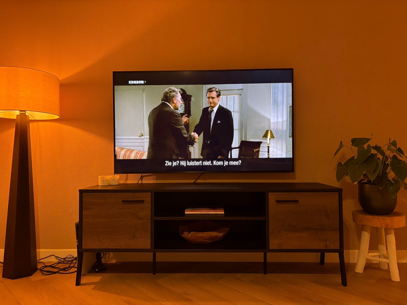 Tv meubel, Ophalen, 150 tot 200 cm, Zo goed als nieuw, Minder dan 100 cm