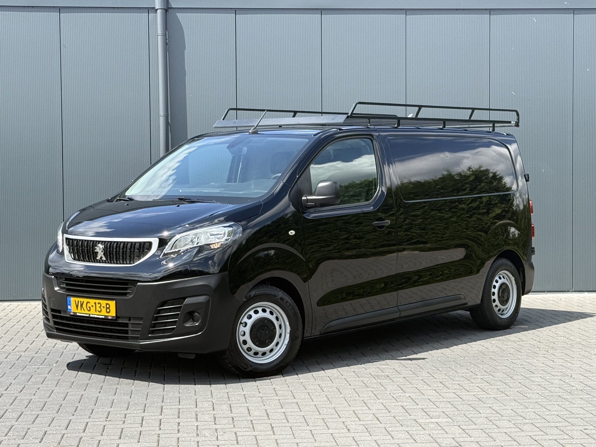 Peugeot Expert 1.5 BlueHDI 100 PK / L2H1 / TREKHAAK / AIRCO, Voorwielaandrijving, Euro 6, 4 cilinders, Zwart