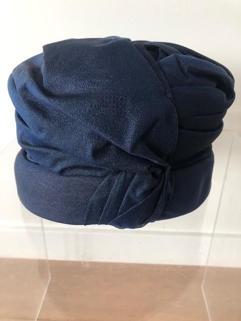 mooi donkerblauw hoedje 55 cm, 55 cm (S, 6⅞ inch) of minder, Hoed, Ophalen of Verzenden, Onbekend