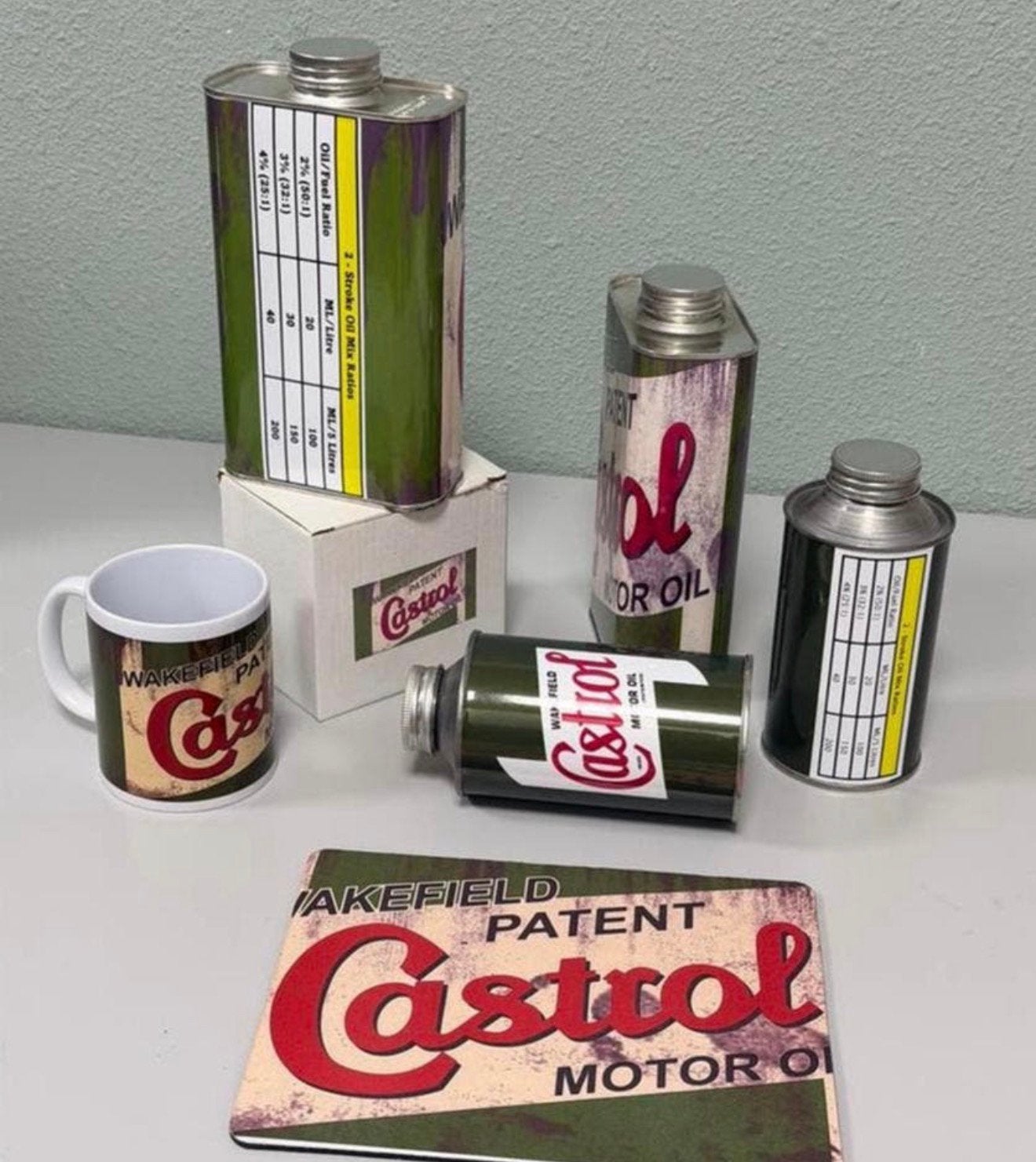 Castrol oil olie Mancave Set 4 olieblikken + mok + muismat, Ophalen of Verzenden, Nieuw