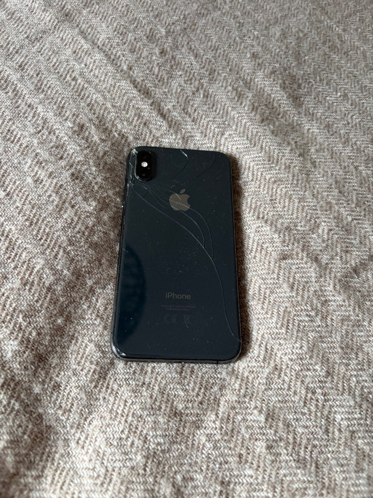 iPhone X Zwart - Achterkant beschadigd, Ophalen, Gebruikt, Zonder abonnement, Zonder simlock