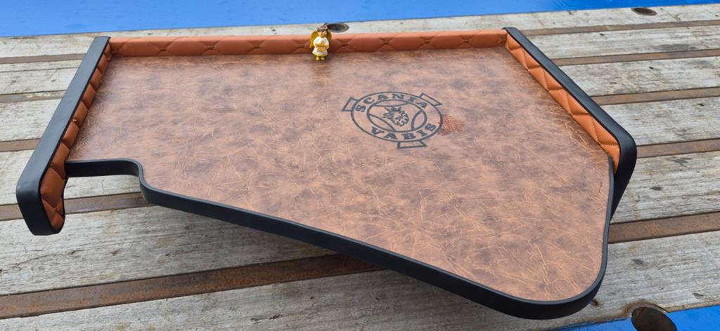 Scania dashbordtafel r serie, Ophalen, Zo goed als nieuw, Hout